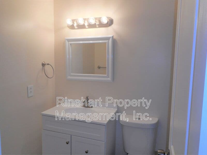 Rock Hill House: 1611 Fieldcrest Circle