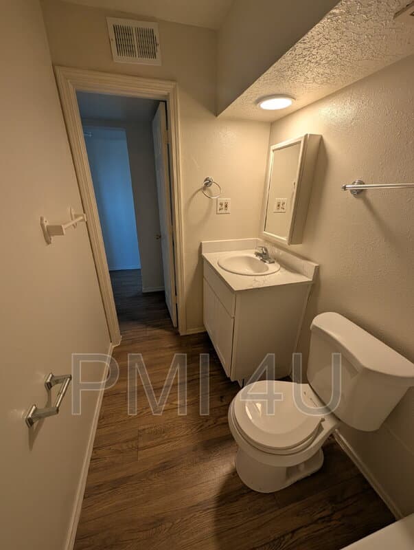 Belen Condo: 118 South Main St Unit#9