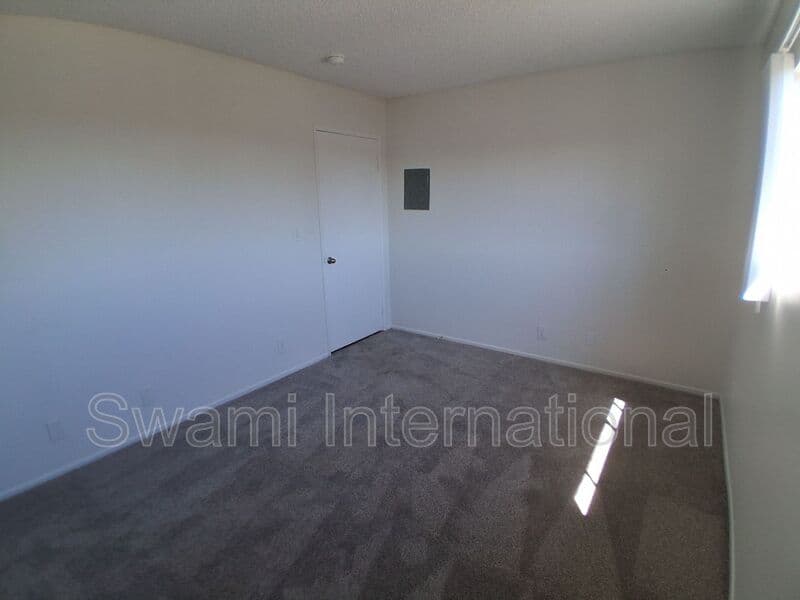 Inglewood Condo: 917 Enterprise Ave.