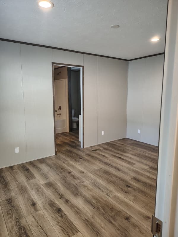 ELLENWOOD House: 36 Poole Circle