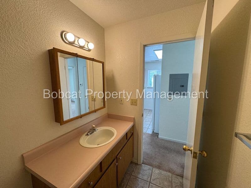 Dayton Condo: 136 Dayton Village Parkway