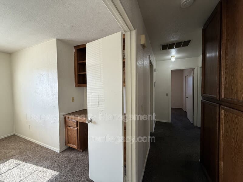 Sacramento House: 10 Gertz Ct
