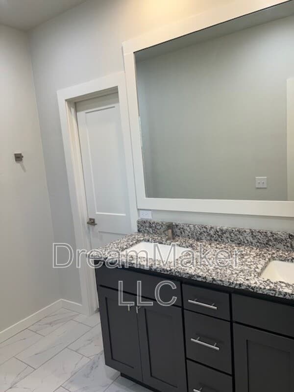 Norman House: 1008 Varenna Lane