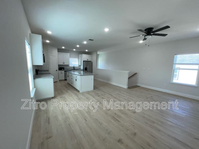 Fort Worth House: 4443 Wayside Ave