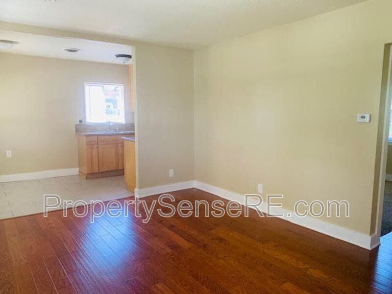Aurora House: 1121 Alton Street