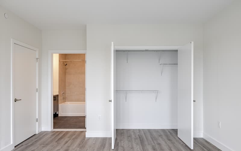 Orange Condo: 72 S Essex Ave, City of Orange, NJ 07050 - 506