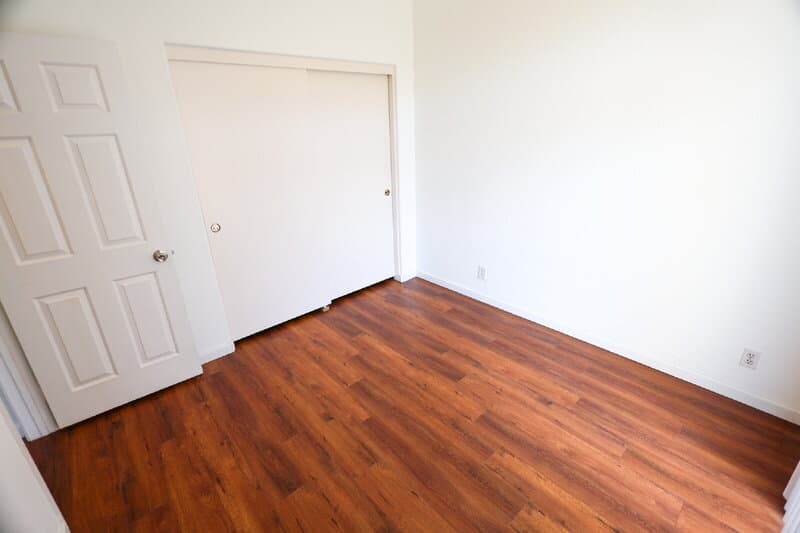 Long Beach House: 2942 Claremore Ln