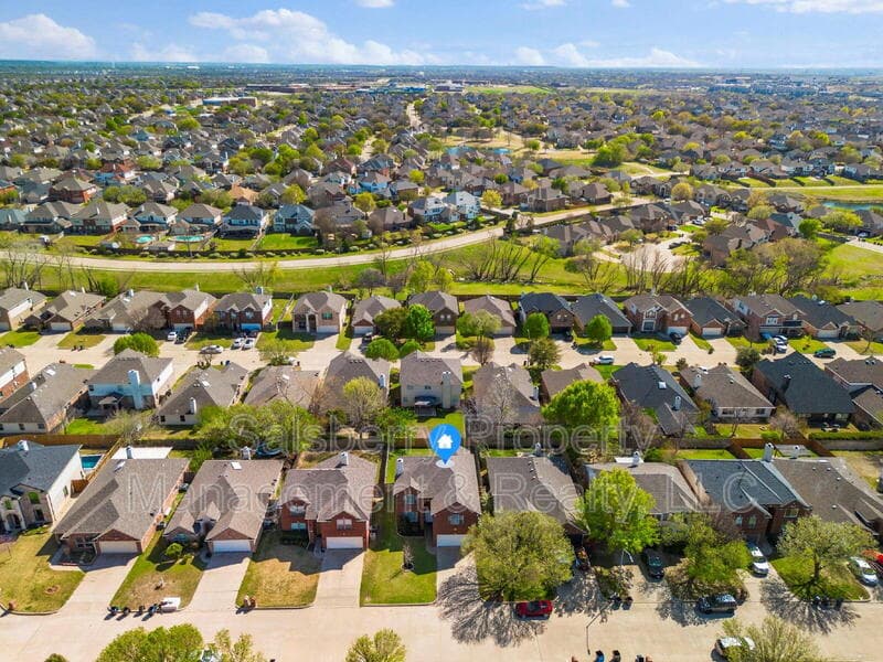 Fort Worth House: 4943 Sunset Ridge Drive