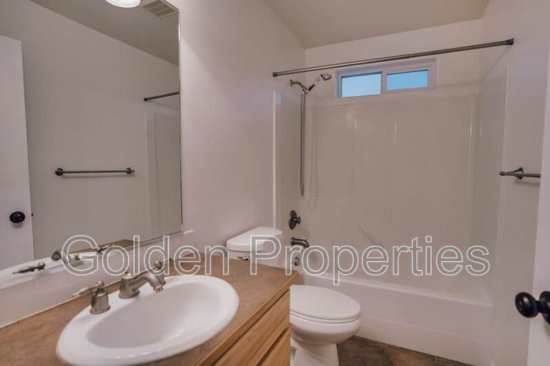 Coeur D Alene House: 7665 N Courcelles Pkwy