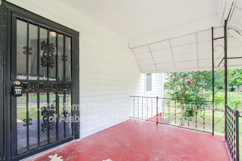 Birmingham House: 208 22nd St. Sw