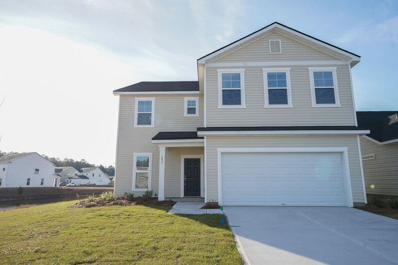 Savannah House: 257 Brookline Dr