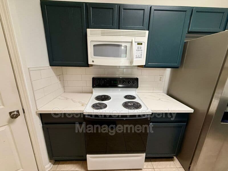 Jacksonville House: 10550 Baymeadows Road