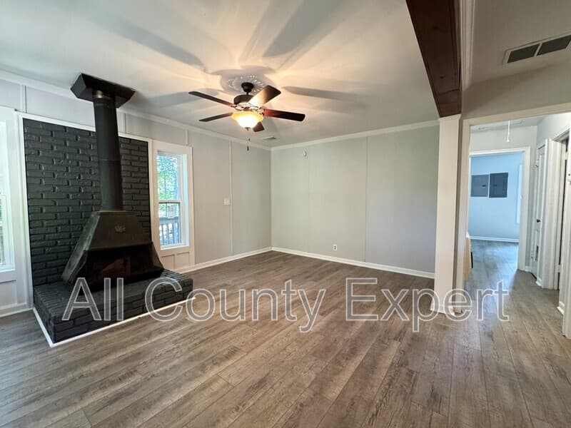 Flowery Branch House: 6525 Bermuda Lane