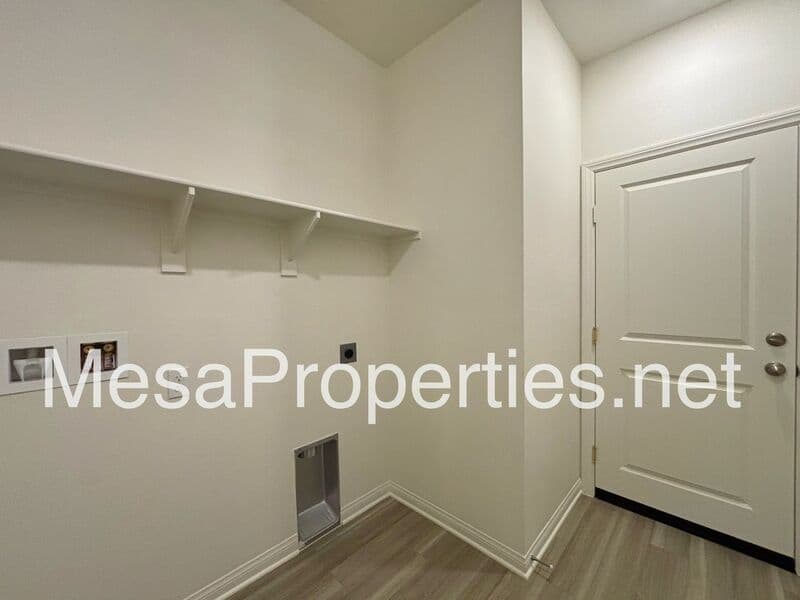 Victorville House: 10691 Sea Ace Place