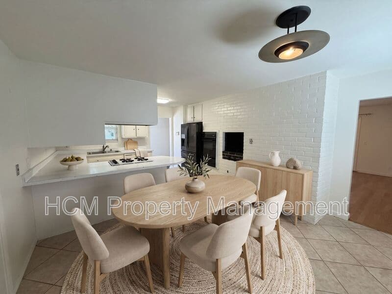 Huntington Beach House: 16402 Birdie Ln
