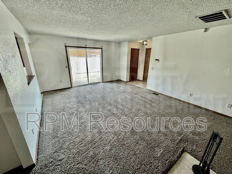 Oklahoma City Condo: 7002 Woodlake Dr