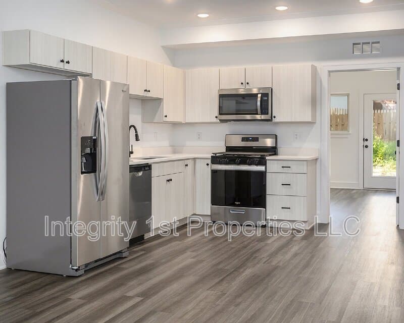 Kansas City Townhome: 8819 N Helena Ave