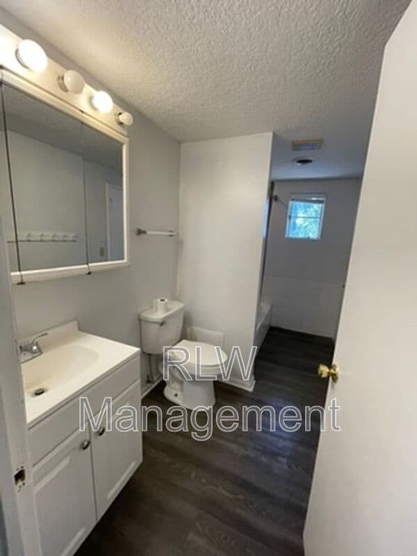 Eustis Condo: 206 Osceola Ave