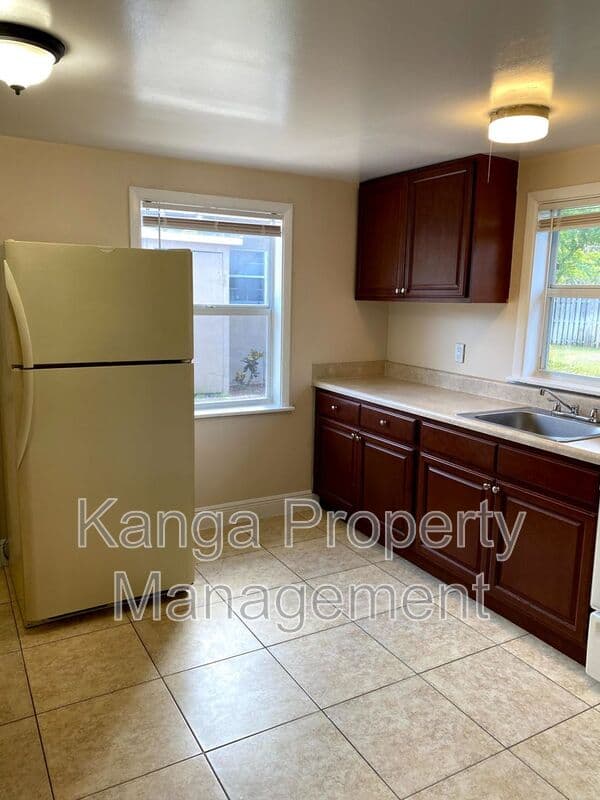 Lake Worth Condo: 4821 Vermont Ave