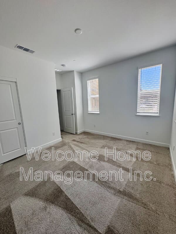 Brentwood House: 1945 Chandler Drive