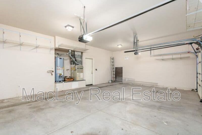 Chandler House: 3661 S Barberry Place