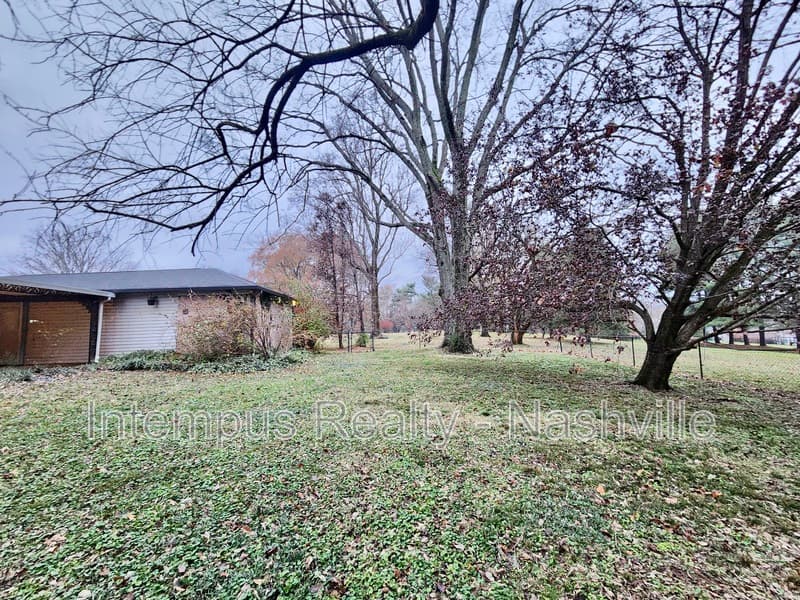 Brentwood House: 8124 Devens Dr