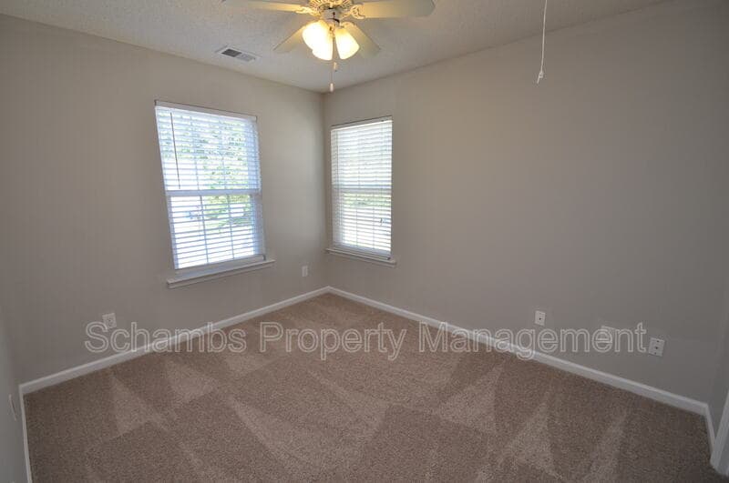 Raleigh House: 5909 Rivercliff Ct