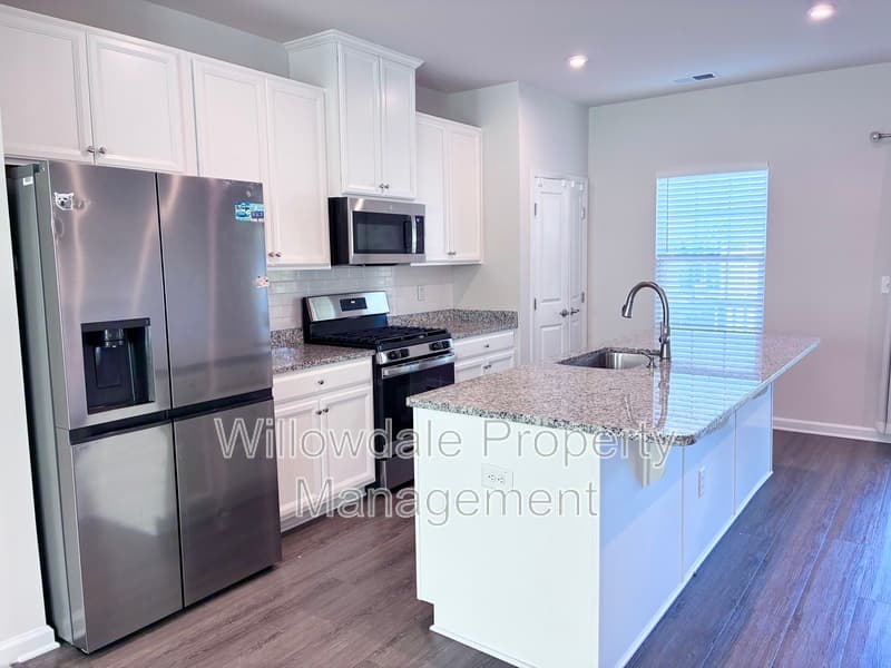 Durham Townhome: 818 Romeria Dr