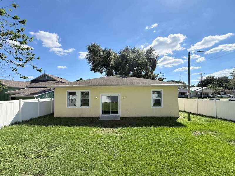 Tampa House: 3401 North Avenida Republica de Cuba