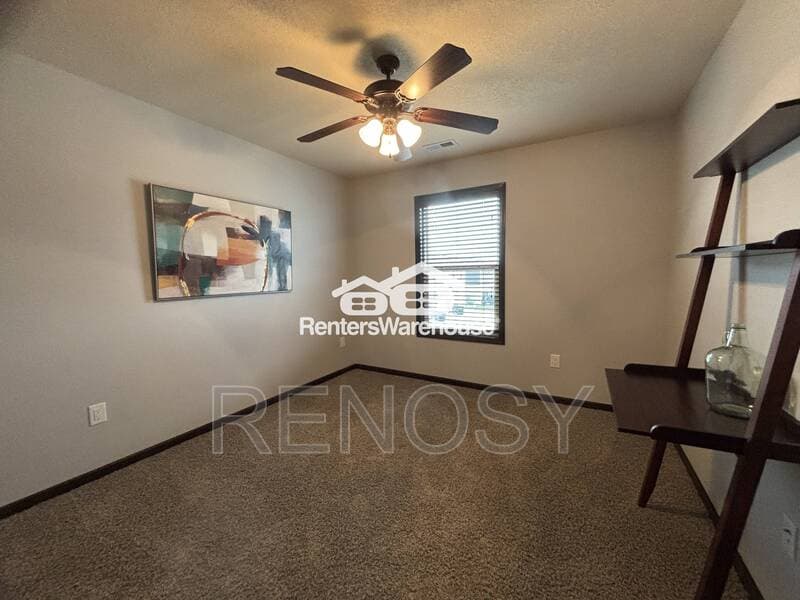 West Des Moines Townhome: 9175 Coneflower Dr