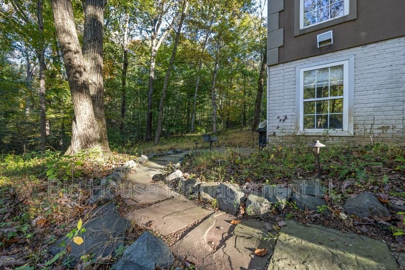 Sterling House: 47284 Grandview Pl