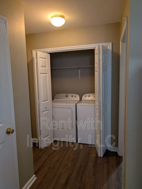 Tallahassee House: 4250 Augustus Oak Court