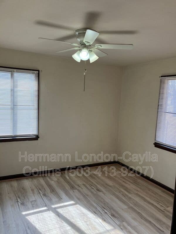 Saint Louis House: 5657 Sunbury Ave