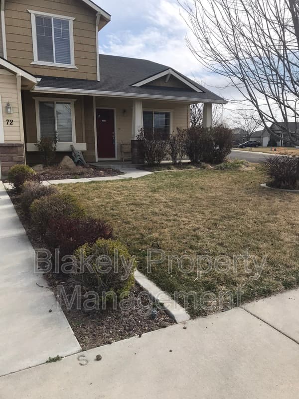 Nampa House: 72 N. Pleasant Hill Dr.