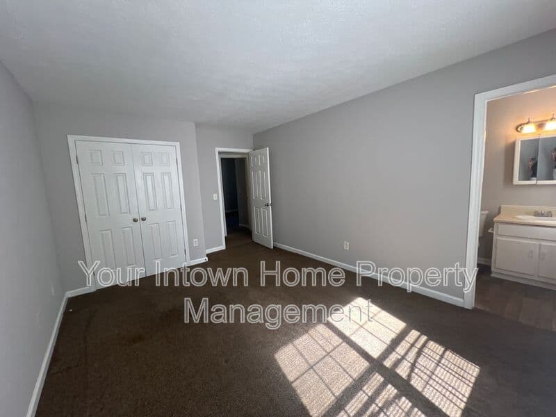 Lithonia House: 6471 Bedford Ln