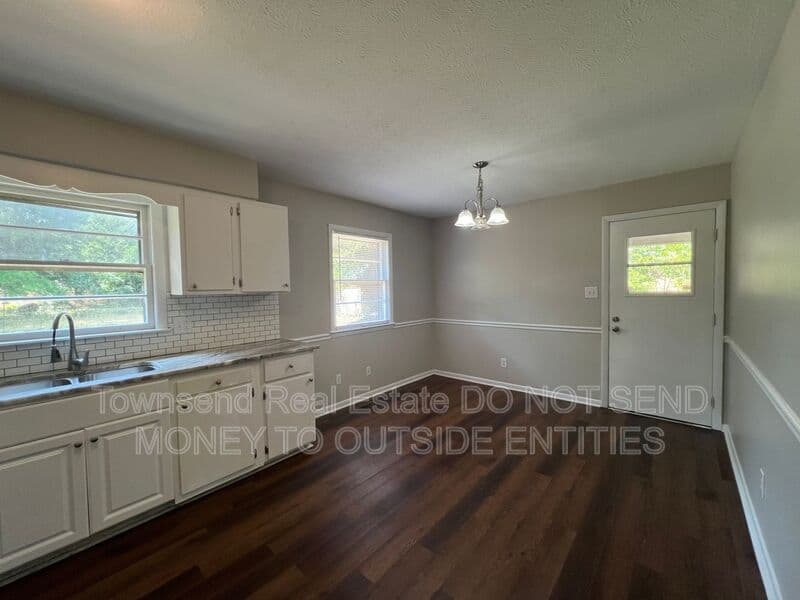Fayetteville House: 2604 Brentford Dr.