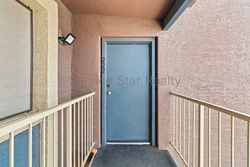 Phoenix Condo: 16602 N 25th St