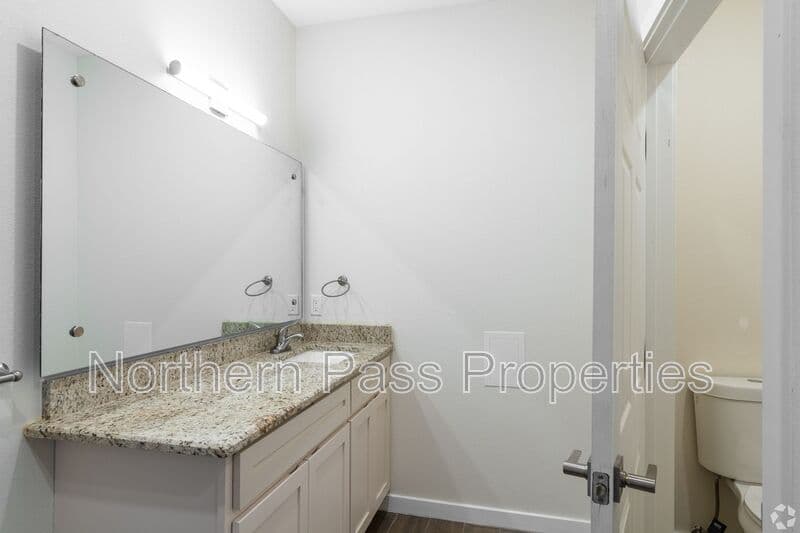 El Paso Condo: 9779 McCombs