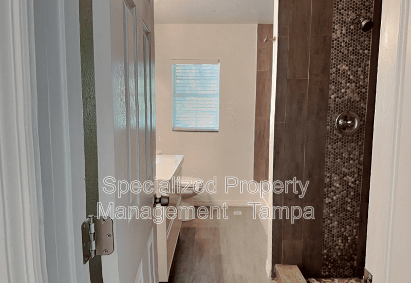 Tampa House: 311 W Fern St