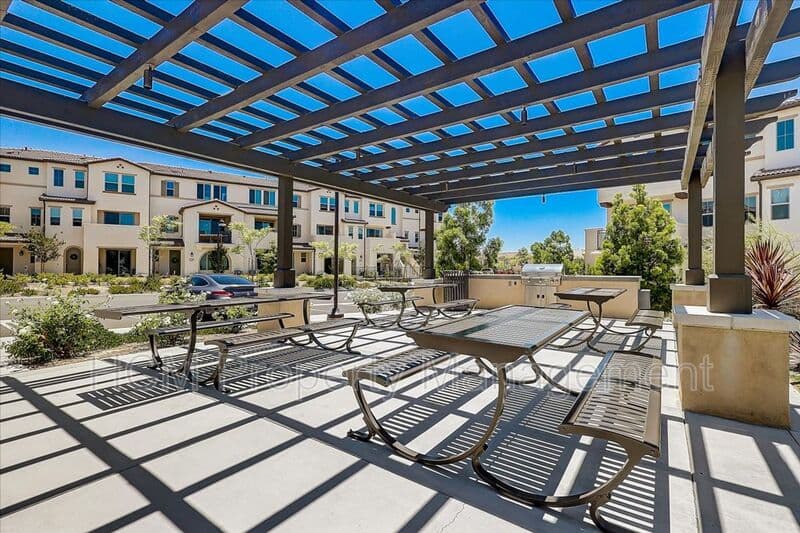 Lake Forest House: 303 Limestone