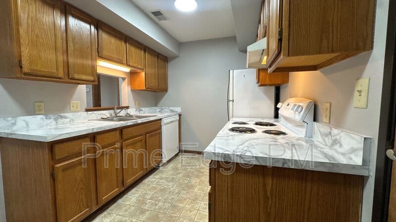 Lincoln Condo: 1500 Knox street