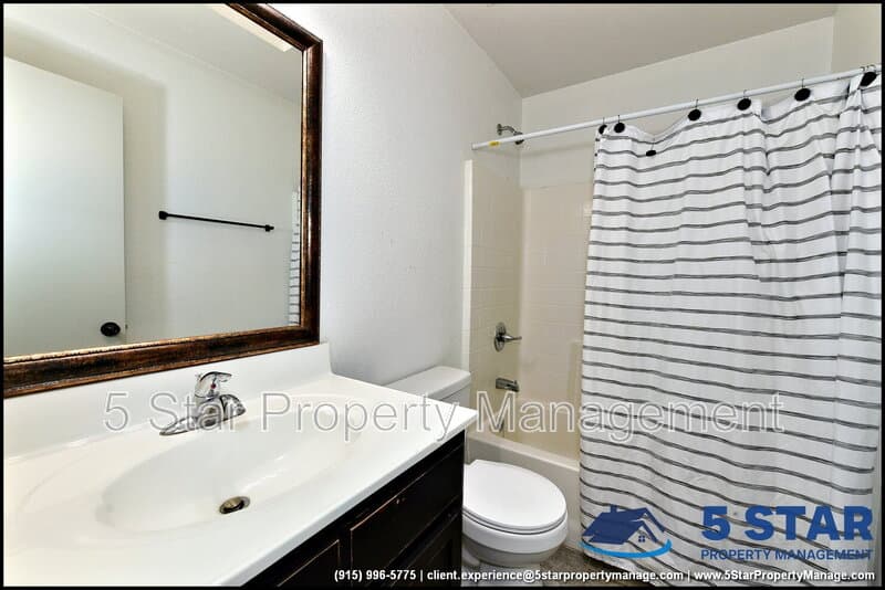 El Paso House: 872 Colbert Shapleigh Place !!