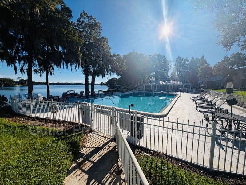 Maitland Condo: 1140 S Orlando Avenue