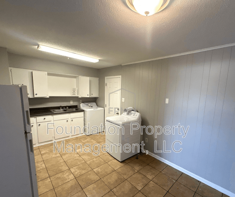 Memphis House: 4208 Beacon Hill Drive