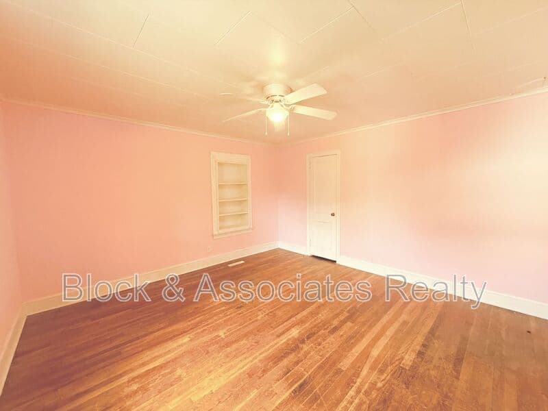 Asheboro House: 602 North Elm St