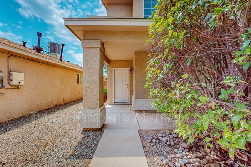 Albuquerque House: 6316 Dante Ln NW