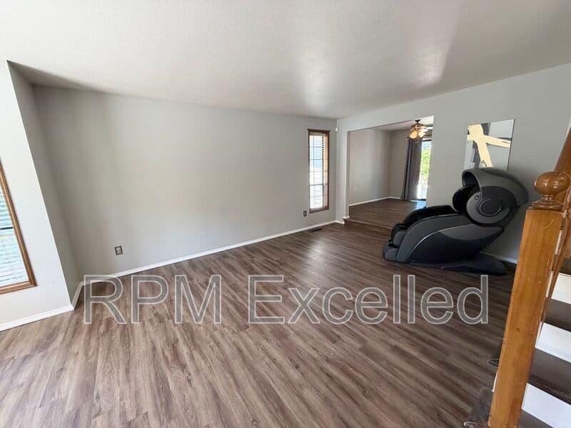 Auburn House: 4925 Mill Pond Dr. SE