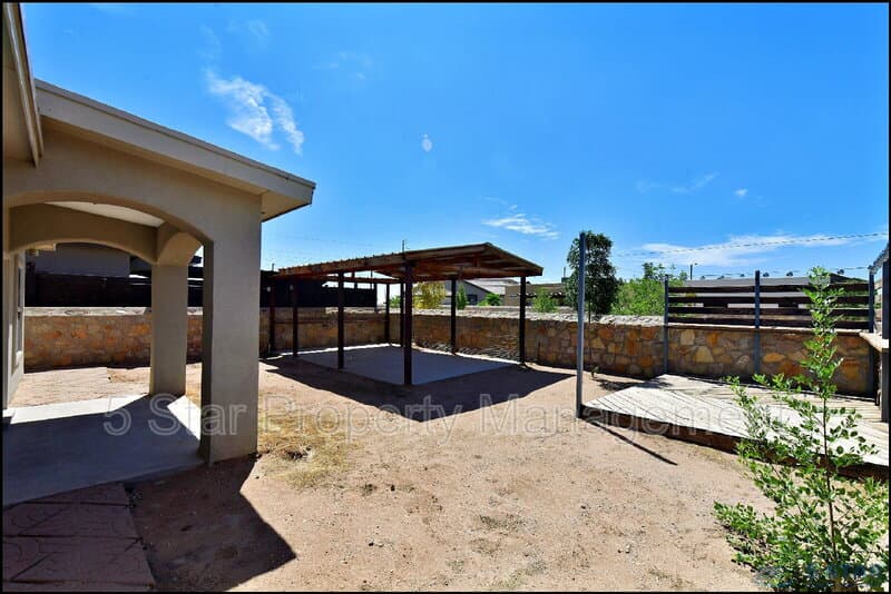 El Paso House: 14972 Louis Baudoin !!