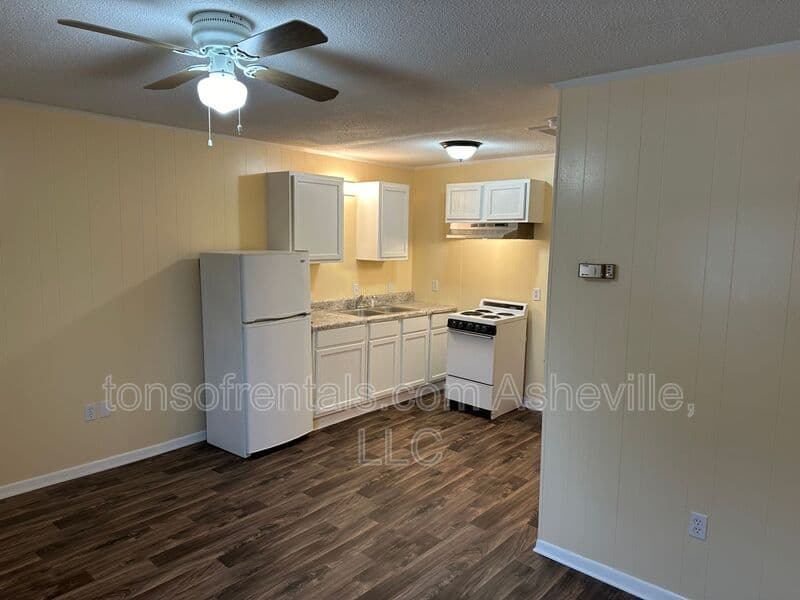 Forest City Condo: 3126 US Hwy 221 S