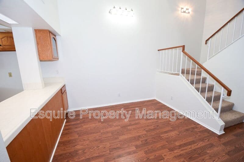 CAMARILLO House: 804 CALLE LOS GATOS